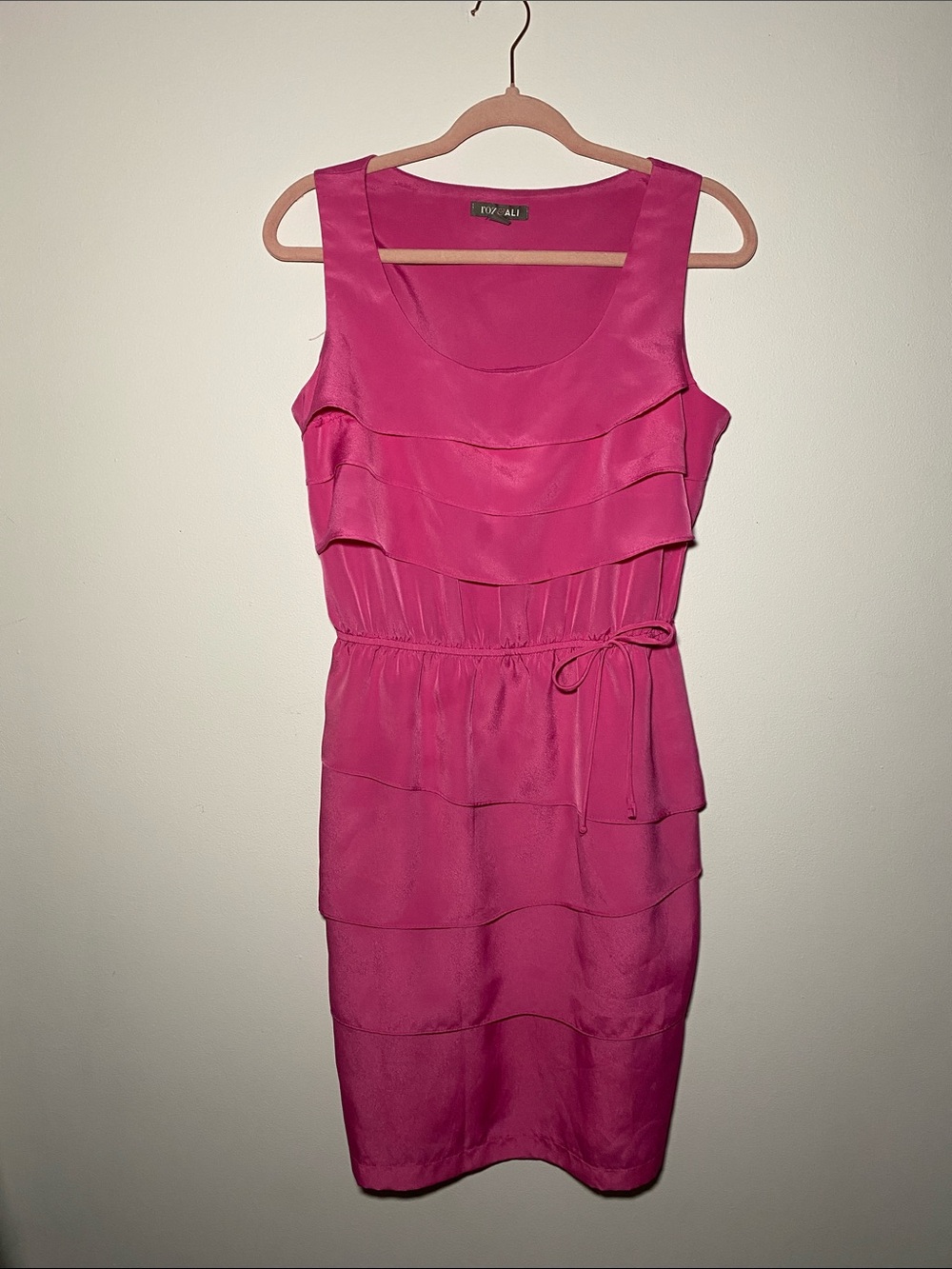 Roz&Ali Fuchsia Sleeveless Tiered Peplum Sheath Dress with Bow size 8